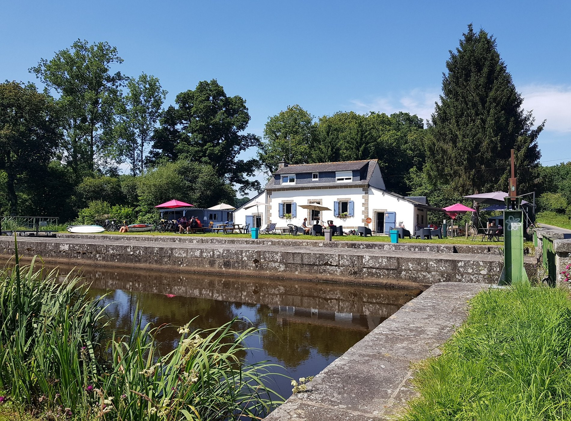 Ecluse 150 - Crêpes & Couette, Chambre d'Hôtes à Rostrenen