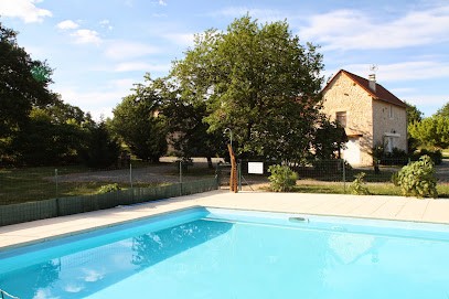 Domaine La Cabane, Location de Vacances à Thenon