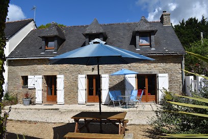Brittany Spa Holiday Cottage, Location de Vacances à Langonnet