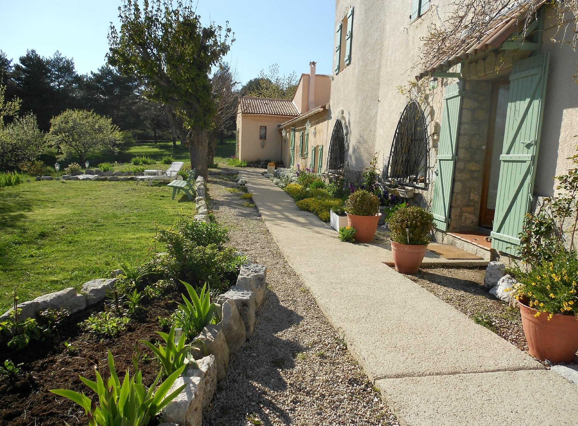 Le Mas des Chardons, Chambre d'Hôtes à Caussols
