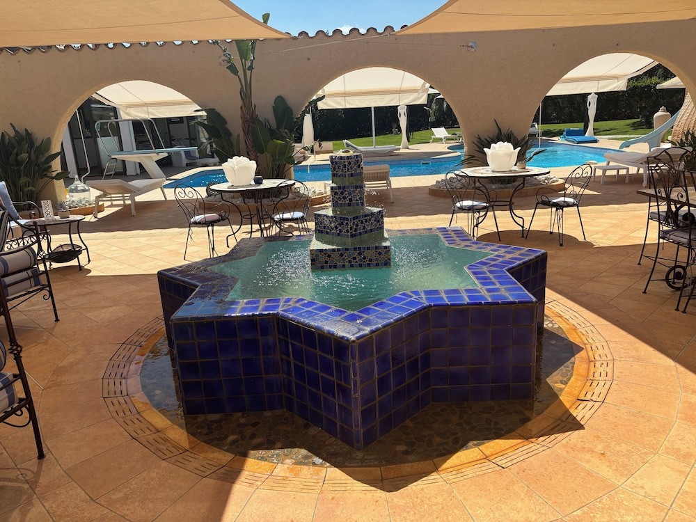 Maison d'hôtes : Mas dels Esquirols, Maison d'Hôtes à Palau-del-Vidre