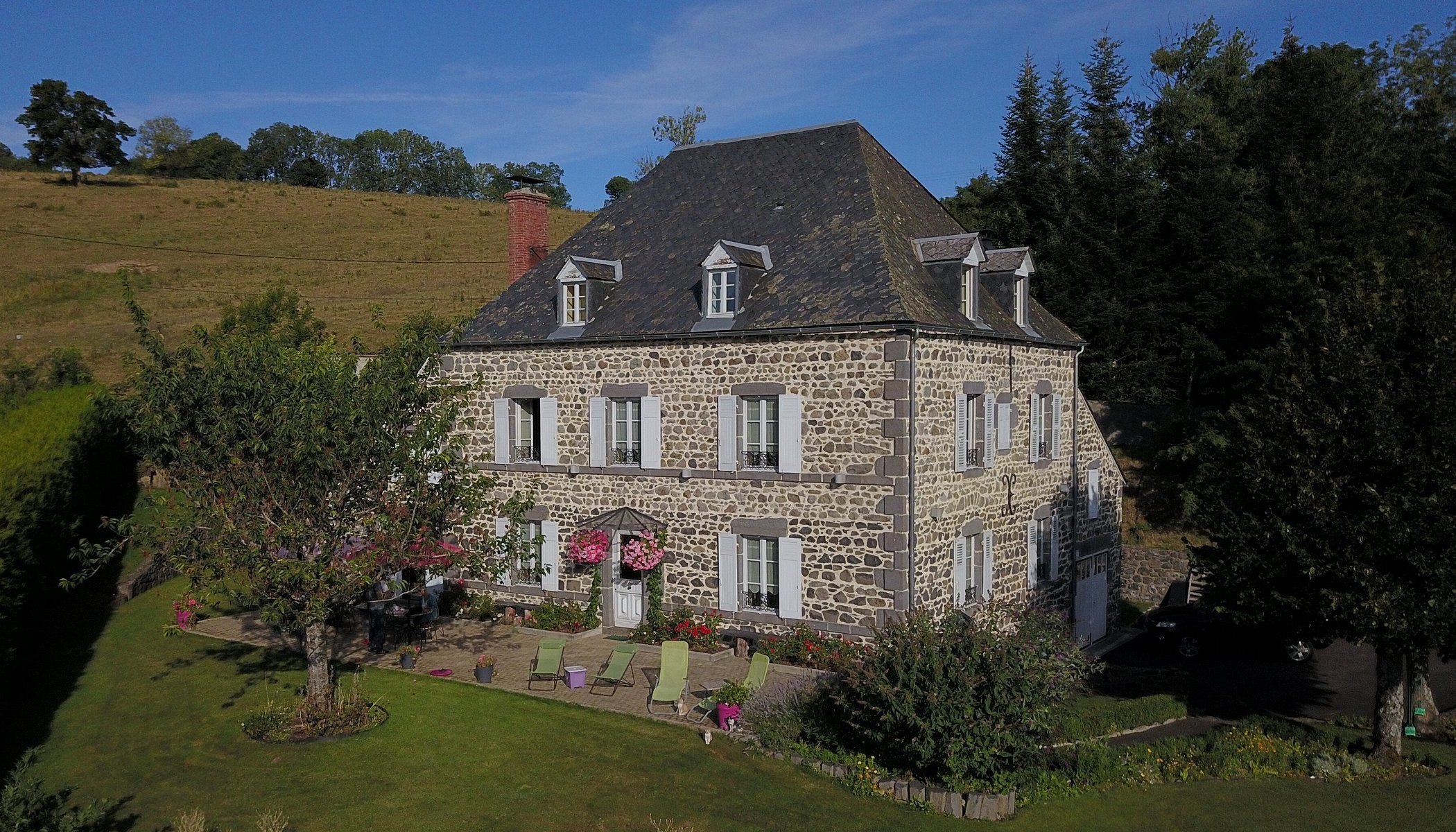 Chambre d'hôtes la Nichée, Maison d'Hôtes à Rochefort-Montagne