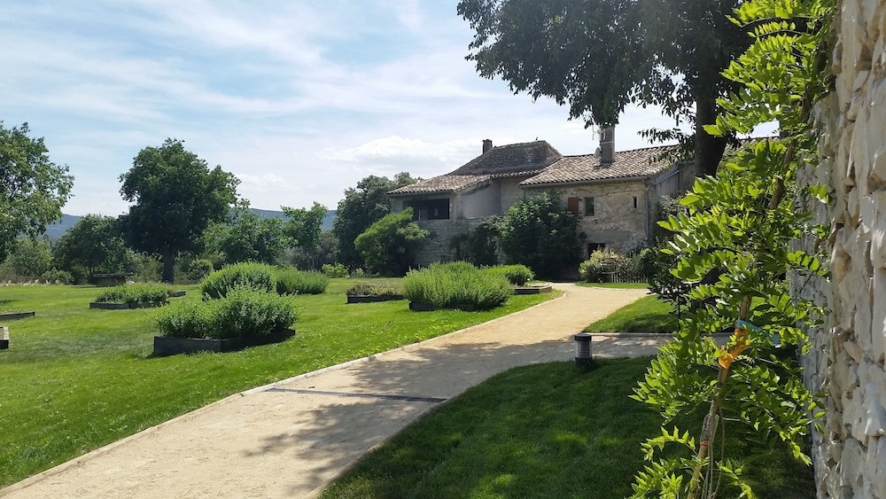 Domaine de Ceyrac, Chambre d'Hôtes à Conqueyrac