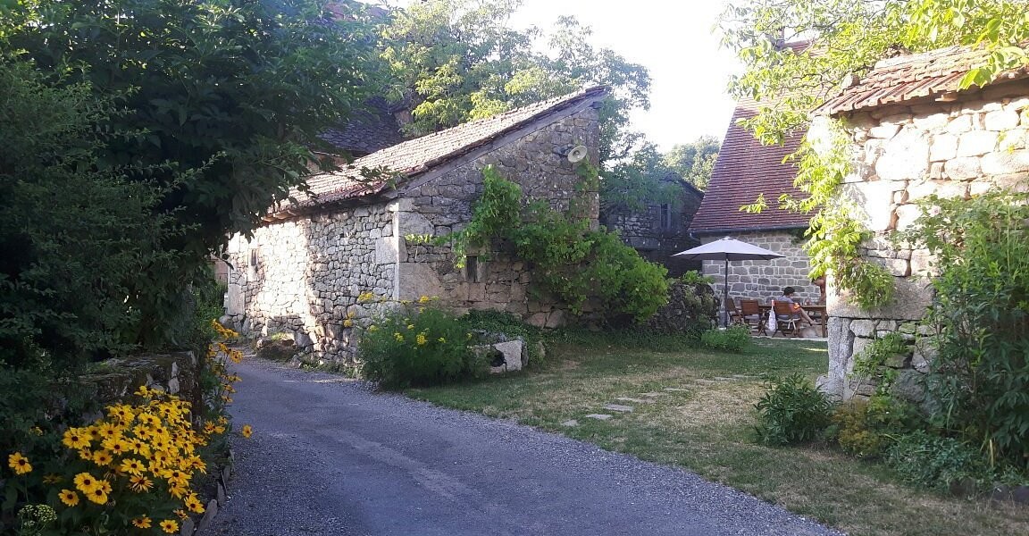 A l'ombre du tilleul, Chambre d'Hôtes à Sousceyrac-en-Quercy