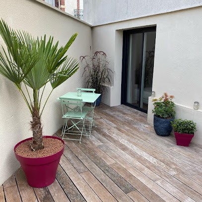 At 10, Bed and Breakfast, Maison d'Hôtes à Luisant