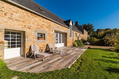 La Belle Hermine:Chambres D'hôtes Piscine SPA, Plage Perros-Guirec Granit Rose, Weekend Couple, Côte D'Amor, Bretagne, Chambre d'Hôtes à Tonquédec