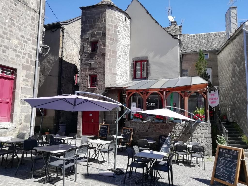 Le Bouddha Besse, Chambre d'Hôtes à Besse-et-Saint-Anastaise
