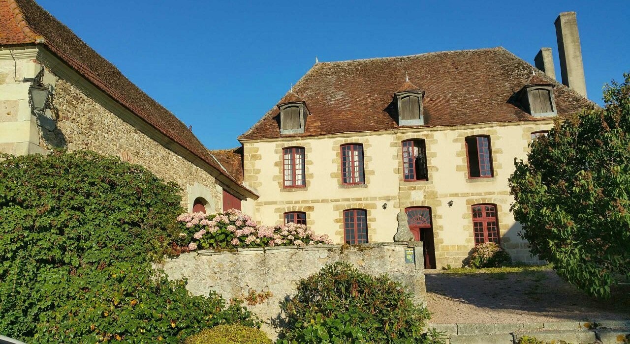 Domaine des Glycines, Chambre d'Hôtes à Lussat