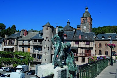 Chalet (numéro 9) au bord du Lot à SAINT GENIEZ D'OLT ET D'AUBRAC, Location de Vacances à La Capelle-Bonance