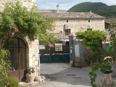 Cottage Of The White Lady, Chambre d'Hôtes à Saint-Maurice-d'Ibie