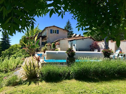 Les Cimes Des Arbres, Location de Vacances à Saint-Séverin