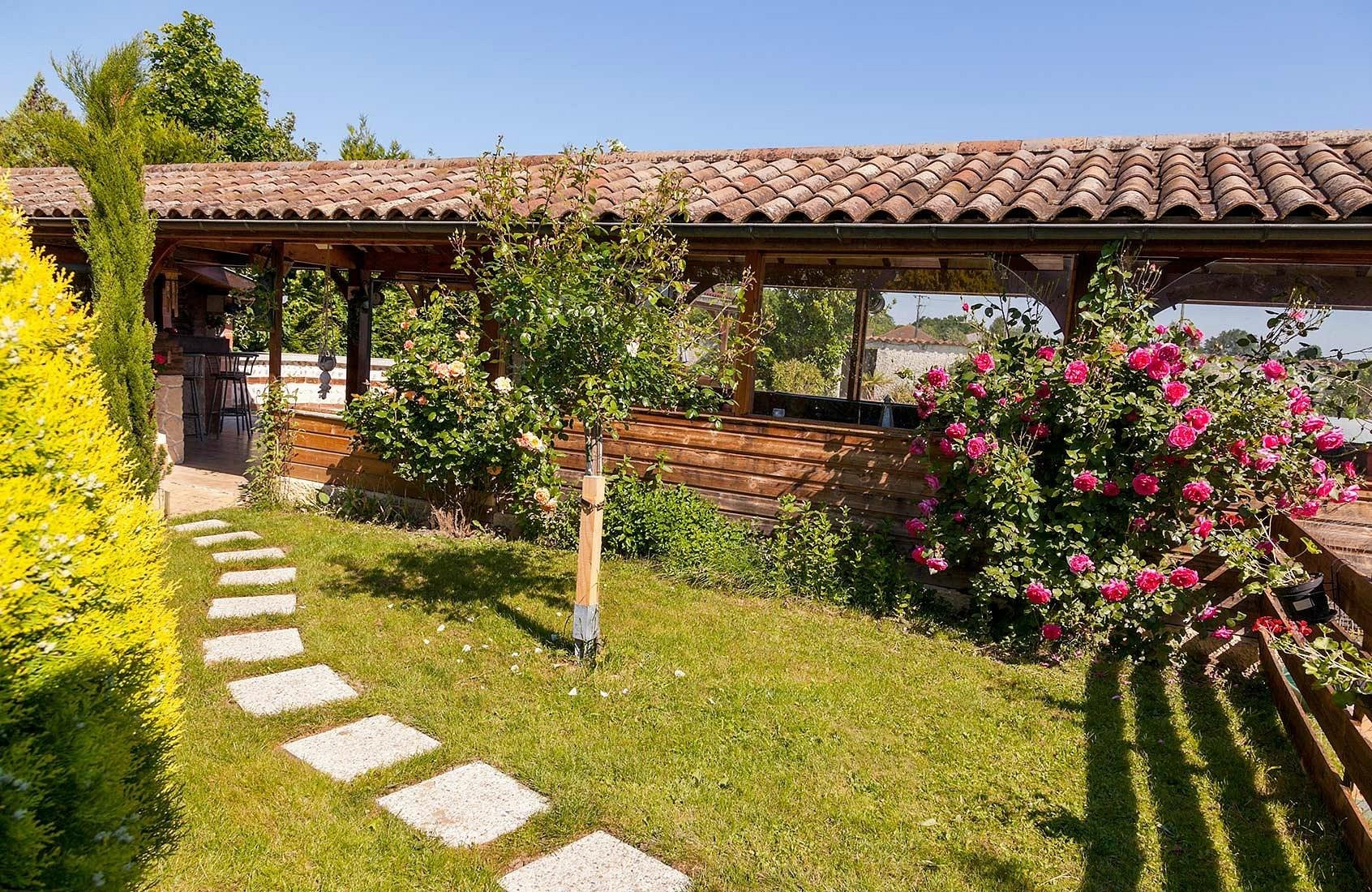 Bed And Breakfast Le Lion D'Or, Chambre d'Hôtes à Marlieux