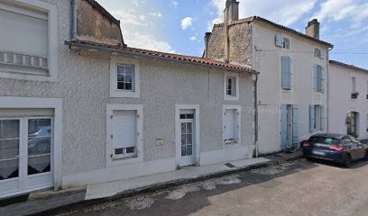 Chez Domi Jardin du bourg, Chambre d'Hôtes à Javerlhac-et-la-Chapelle-Saint-Robert