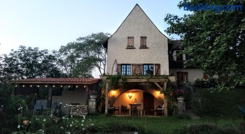 AU SOLEIL COUCHANT, Chambre d'Hôtes à Saint-Julien-de-Lampon