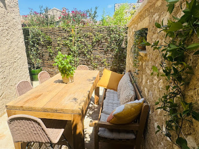 Petite Maison Du Village, Location De Vacances à Eygalières