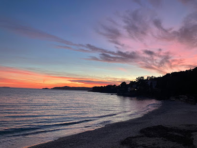 Spyro Location Sable D'aiguebelle.classé 2*. A Contacter Directement, Location De Vacances au Lavandou