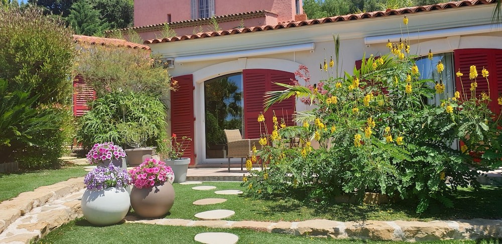 Val d'Azur Chambres d'hôtes de charme dans le Var, Chambre d'Hôtes à Carqueiranne