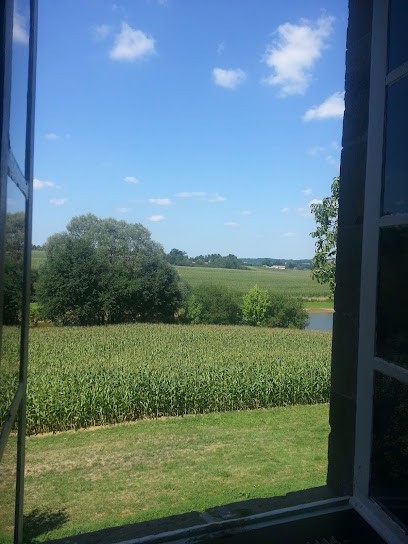 Famille Mouton, Chambre d'Hôtes à Dému