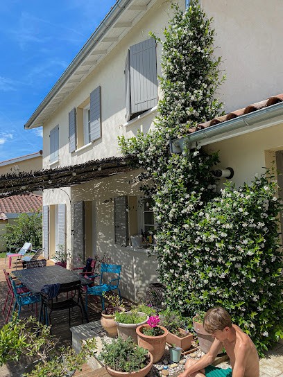 Suite 671, Chambre d'Hôtes à Reyrieux