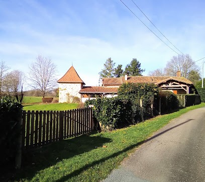 687 Lage, Location de Vacances à Saint-Saud-Lacoussière