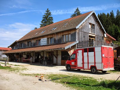 Attelages Des Deux Lacs Chambres d'hotes Haut-Doubs, Chambre d'Hôtes à Malpas