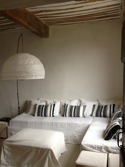 La Luberon - Jusqu'à 14 Personnes - Location Saisonnière, Location de Vacances à Goult