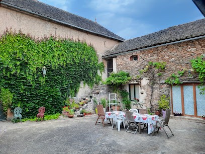Gîte Les Coquelicots, Location de Vacances à Montirat