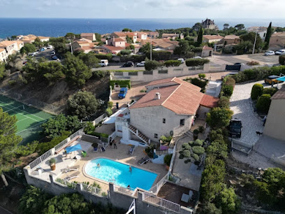 Côte Bleue: Appartement Avec Piscine, Sur La Côte Bleue, Proche Plage, Dans Les Bouches-Du-Rhône, En Provence, Location De Vacances à Sausset-les-Pins