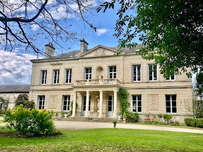 Château des requêtes, Chambre d'Hôtes à Valframbert