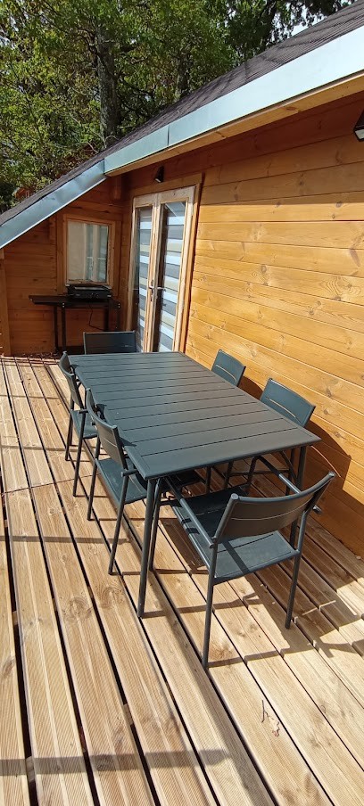 Les Chalets de La Vialette, Maison d'Hôtes à Servières-le-Château