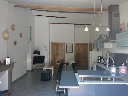 Le Gîte de la maison bleue Cruzy, Location de Vacances à Cruzy