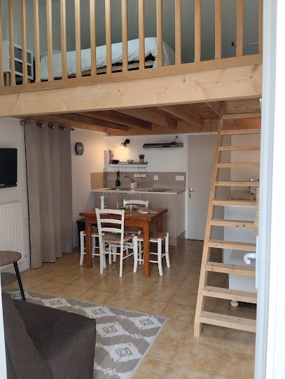 Studio Le Petit Julien, Location de Vacances à Saint-Julien-des-Landes