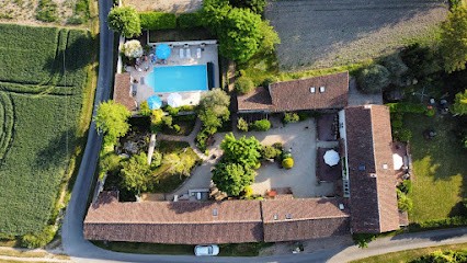 Les Coindries Cottage & Gites, Location de Vacances à Sérigny