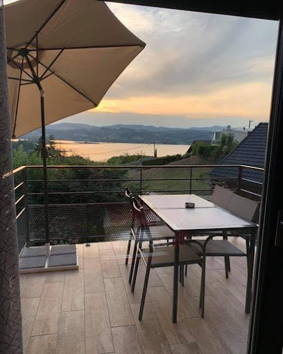 Le Garage De Sophie, Chambre d'Hôtes à Aiguebelette-le-Lac