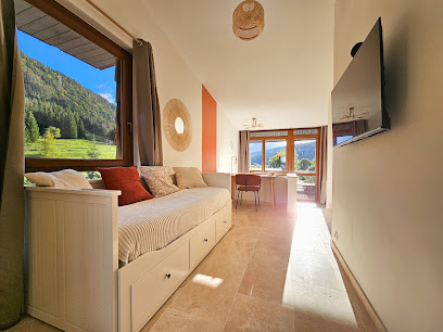 Cozy Nest Mountain, Location De Vacances à Mijoux