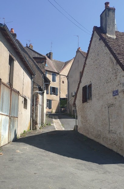 L'Ancien Presbytère, Chambre d'Hôtes à Luzy