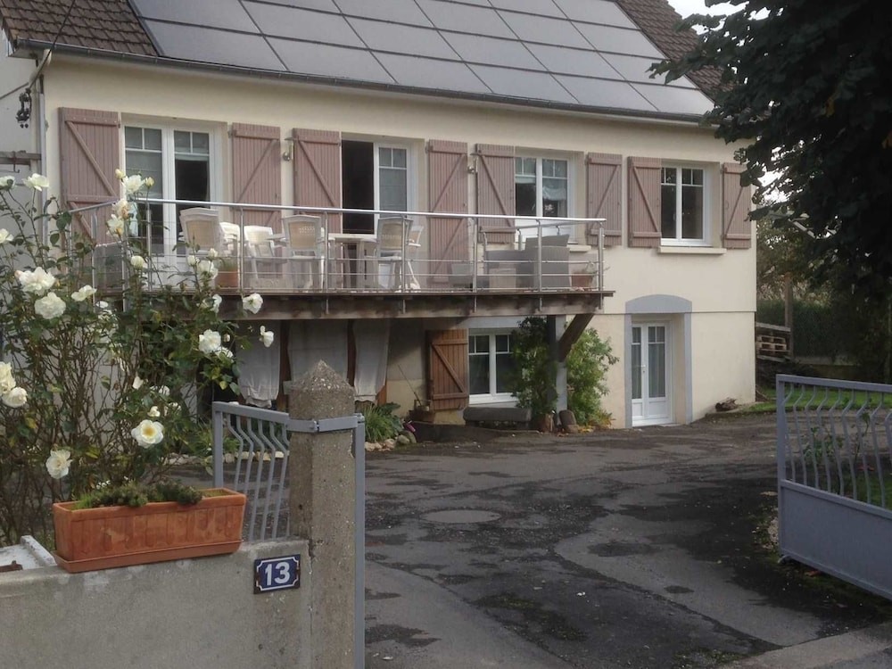 Hola, Chambre d'Hôtes à Laval