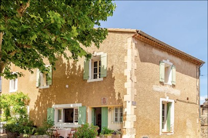 La maison des platanes - Gîte de France, Location de Vacances à Saint-Saturnin-de-Lucian