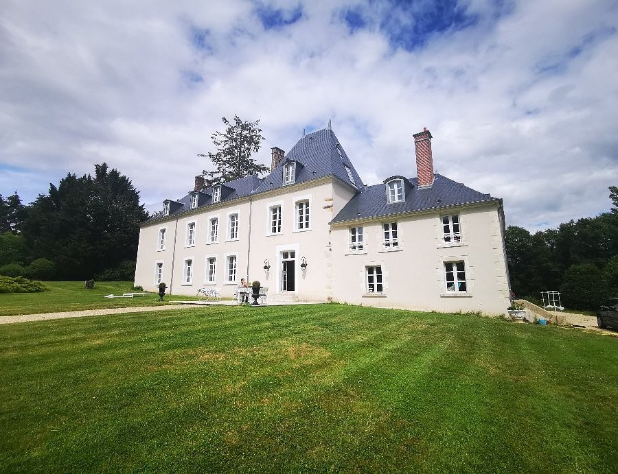 Chateau de Moison, Domaine Eco Nature, Chambre d'Hôtes à Ivoy-le-Pré
