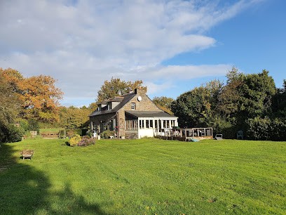 Le Grange - Kerzeliou, Chambre d'Hôtes à Châteauneuf-du-Faou
