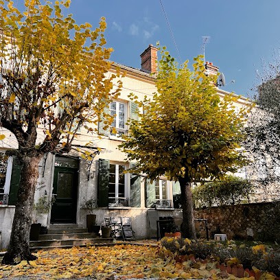 Villa Eugénie, Gîtes & Chambres d’Hôtes, Crash Pad, Chambre d'Hôtes à Melun