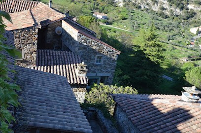 Naves houses. Wallflowers and terraces, Maison d'Hôtes aux Vans
