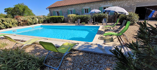 Gîtes Les Cèdres De Mérienne, Location De Vacances à Mainxe-Gondeville