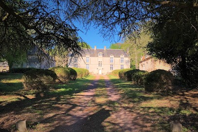 Château de Moulins, Maison d'Hôtes à Moulins-le-Carbonnel