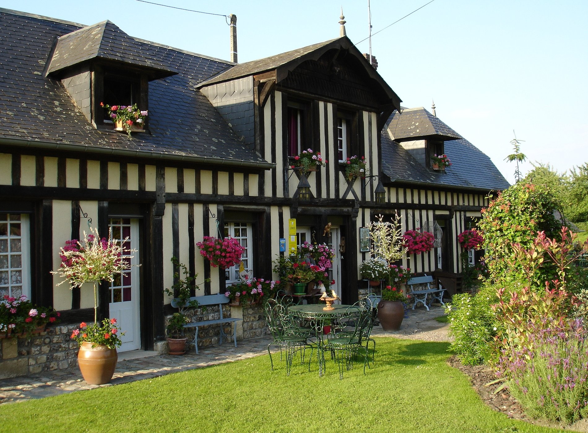 La Ferme Du Pressoir Guest House, Maison d'Hôtes à Conteville