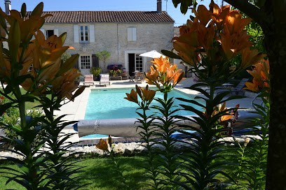 L'Abri des Hirondelles, Chambre d'Hôtes à Virson