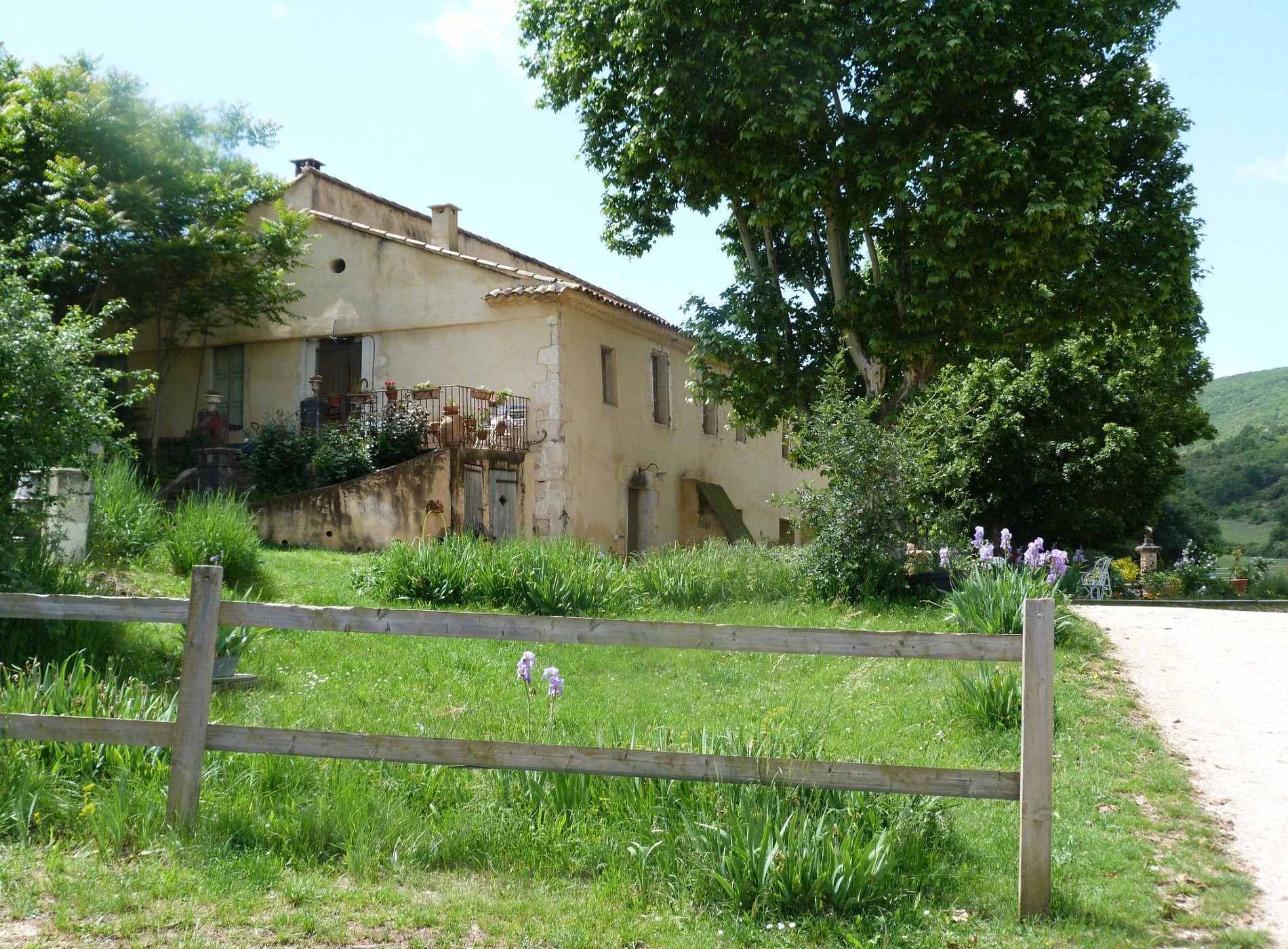 La Fontaine, Maison d'Hôtes à Simiane-la-Rotonde