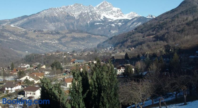 L'Eterlou Chambres d'Hote, Chambre d'Hôtes à Albertville