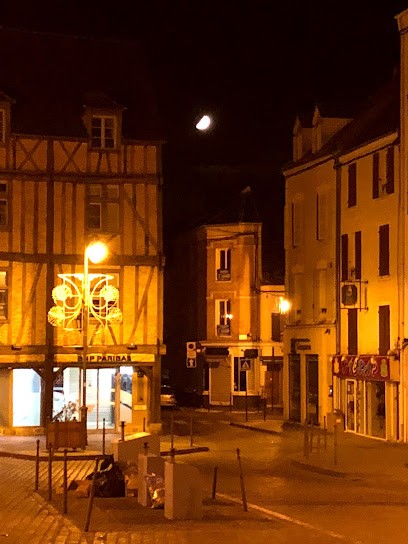 Les Neuf Portes, Chambre d'Hôtes à Coulommiers