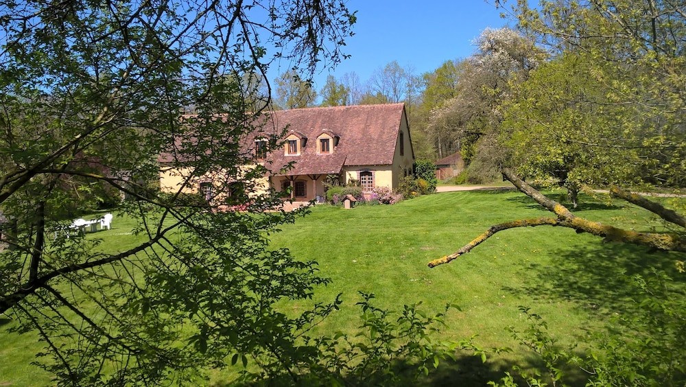 Chambre D'hôtes Domaine De La Jonquière, Bouloire, Chambre d'Hôtes à Bouloire